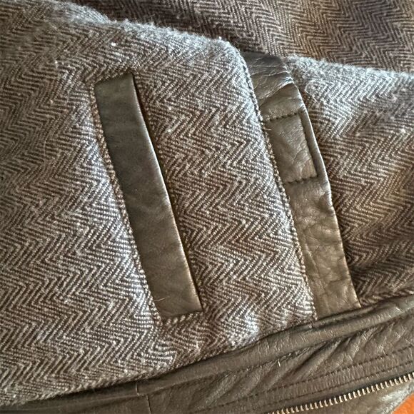 Tanner Avenue Men's Black Leather Bomber Jacket Size L Herringbone Pattern - Picture 6 of 7